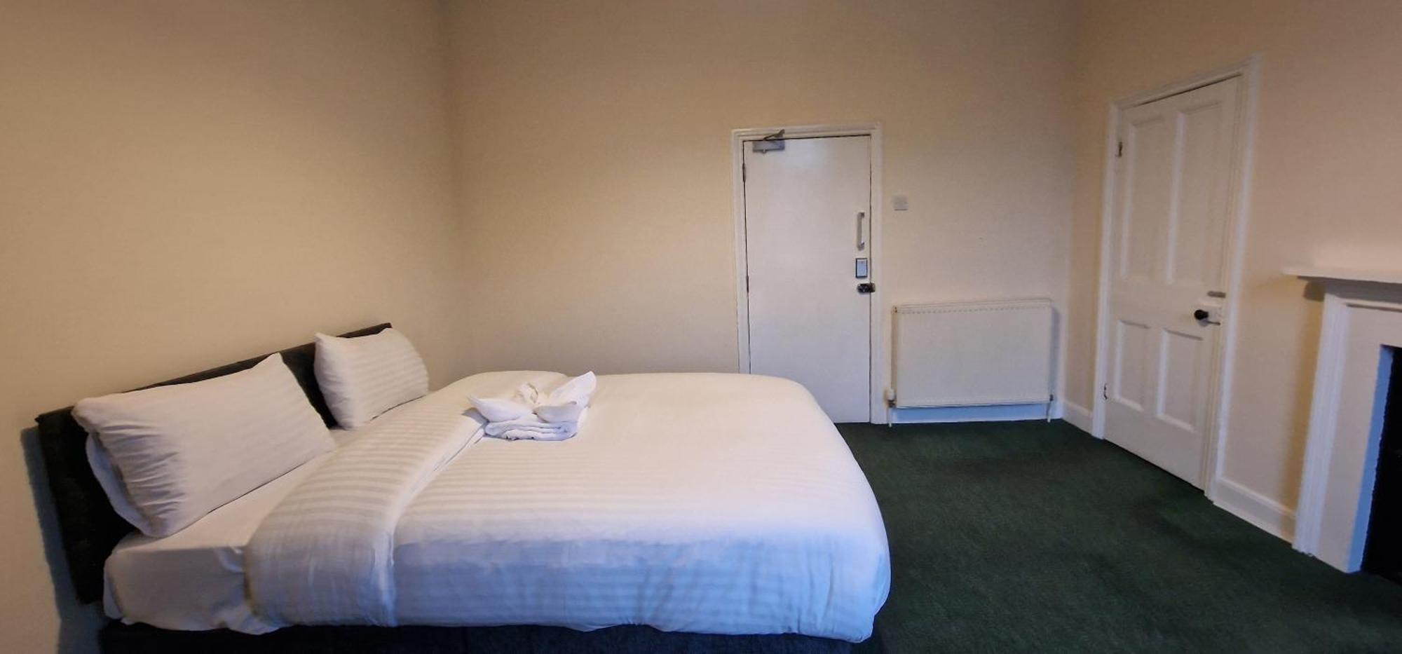 Self Check In Rooms Central Wakefield Εξωτερικό φωτογραφία